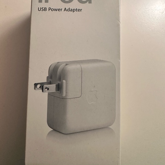 iPod USB Power Adapter New In Box - Picture 1 of 3